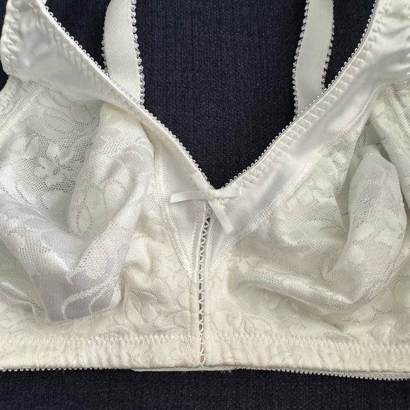 Bali Elegant ivory  Lace Bra size 38C - Picture 3 of 10